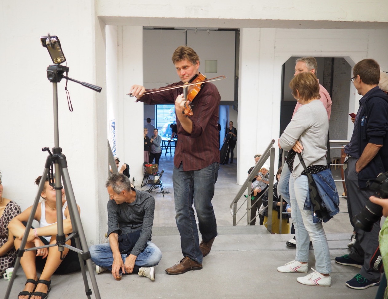 Picture of Dom Elias a.k.a. Dominik Elias Schlienger playing viola